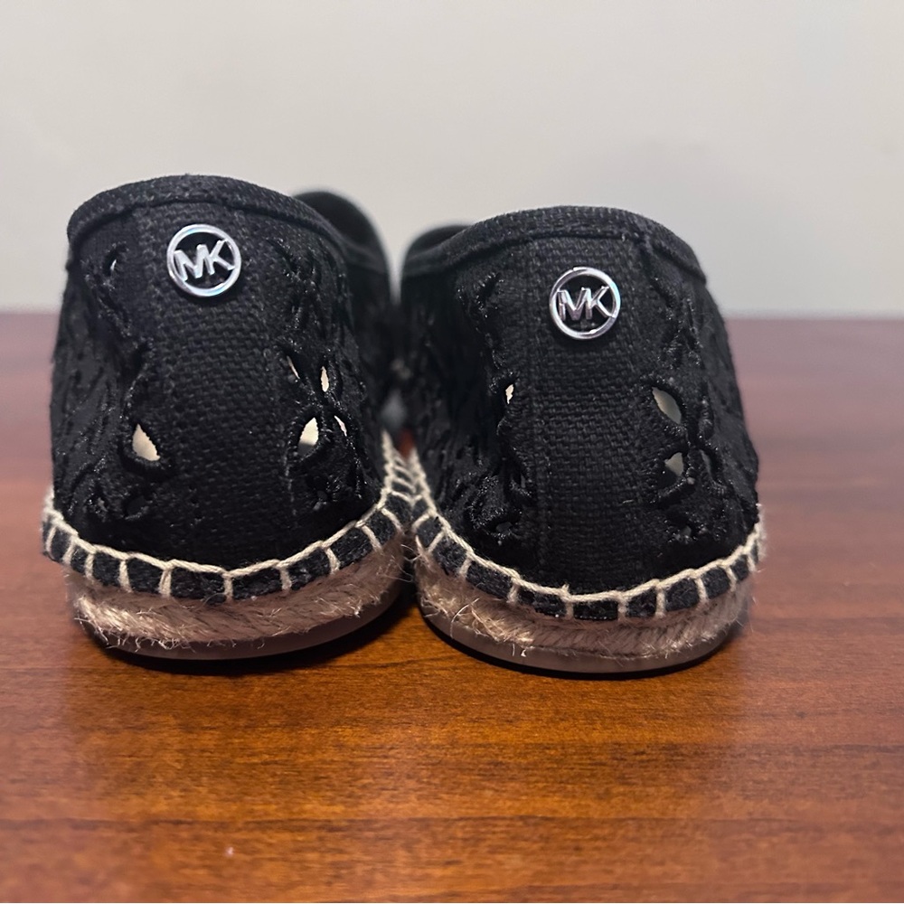 Elegant Black Lace Espadrilles - Picture 8 of 13